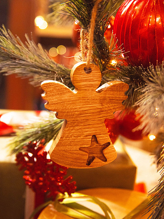 Новогодняя деревянная ёлочная игрушка из натурального дуба Ангел от Мастерской уюта CandleKraft